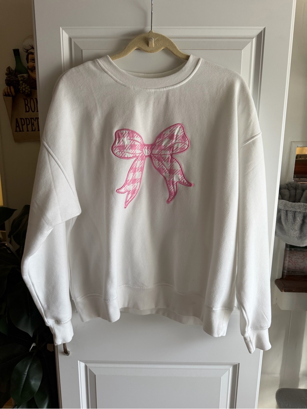 Brand New Planet Gold Pink-White bow sweatshirt size large and so so soft